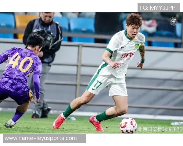 国安重返训练场外援斯帕吉奇归队备战新赛季 国安重返训练场外援斯帕吉奇归队备战新赛季