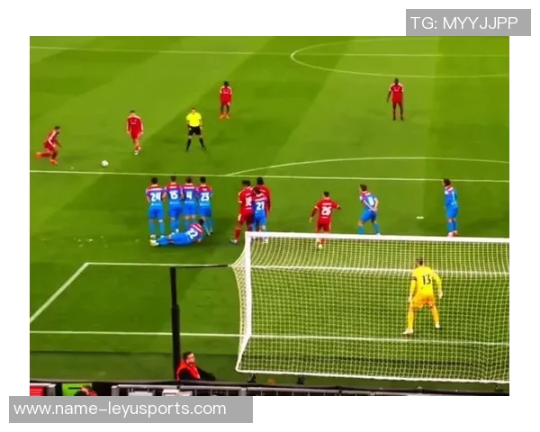 利物浦新海报揭幕对阵森林之战范戴克萨拉赫伊萨克加克波齐亮相