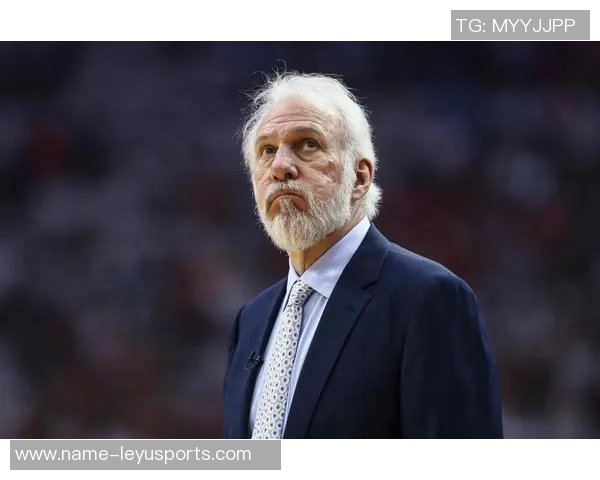 福克斯谈球队表现起伏关键在于如何面对逆境与挑战