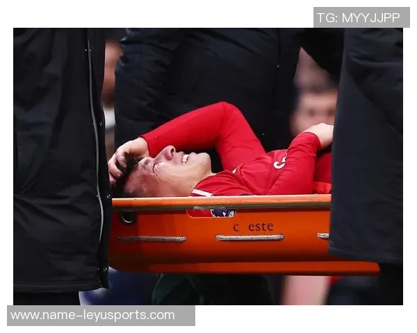 曼联期待利马在今年内重返赛场伤缺八个月的他仍在积极恢复中 曼联期待利马在今年内重返赛场伤缺八个月的他仍在积极恢复中