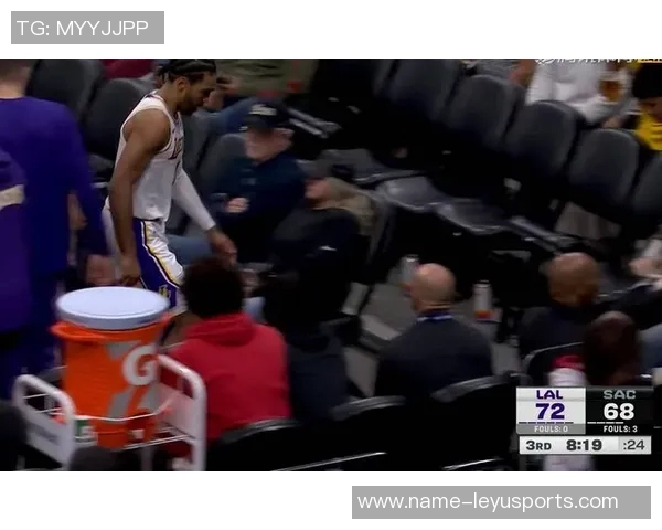 湖人末节进攻停滞不前文森特三分球引发太阳替补席狂欢 湖人末节进攻停滞不前文森特三分球引发太阳替补席狂欢