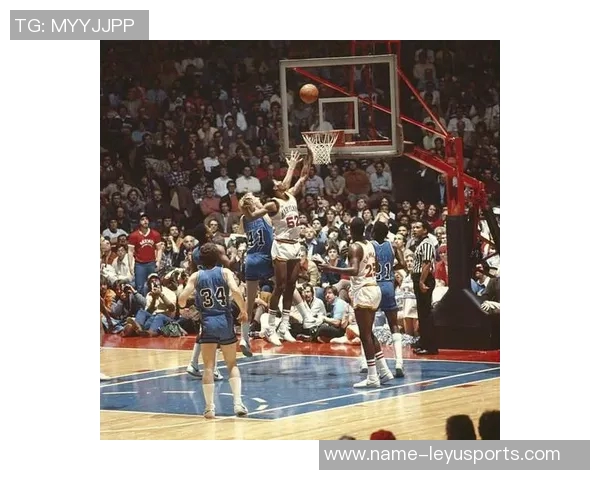 科塔全场拼搏表现出色16投7中贡献14分9板3助并抢下6个前场板 科塔全场拼搏表现出色16投7中贡献14分9板3助并抢下6个前场板